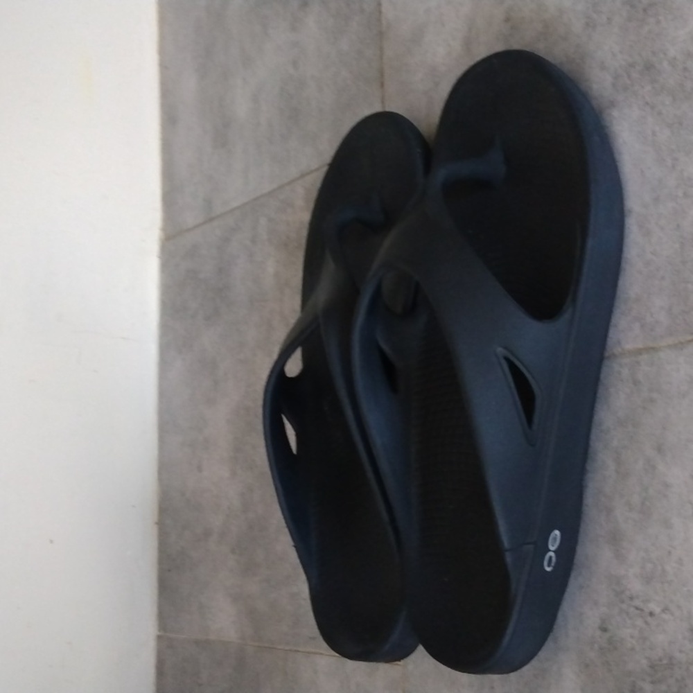 SANDALS OOFOS